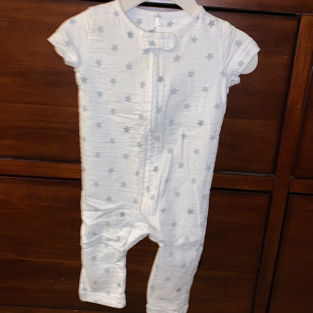 Aden and Anais onesie with zip closure 3-6mo